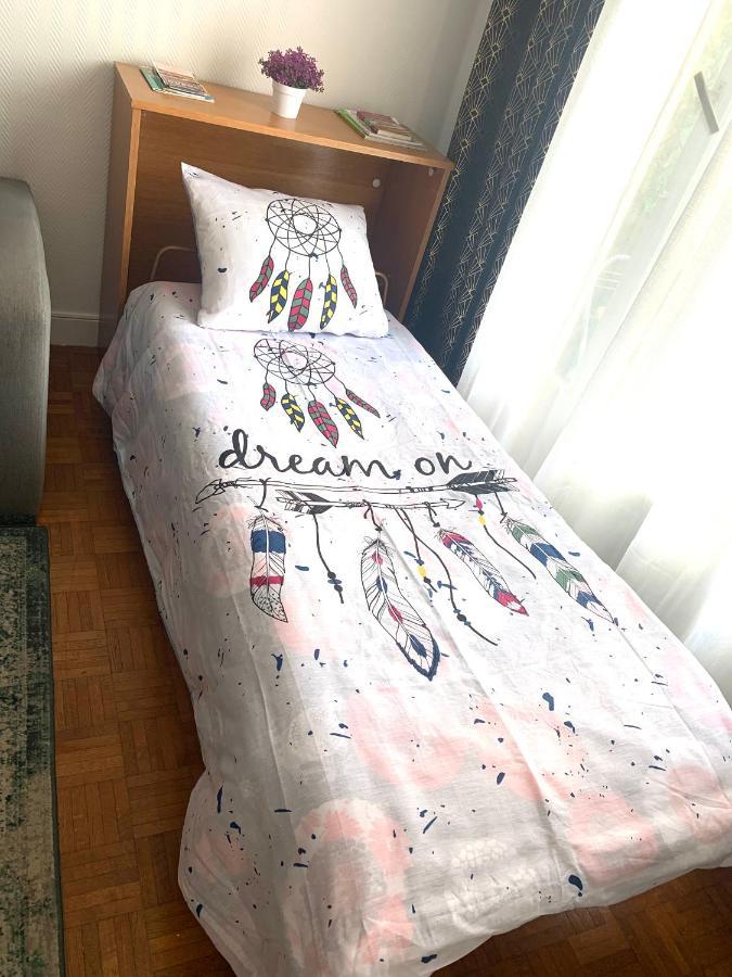 Little Champs-Elysees Apartment Drancy Bagian luar foto